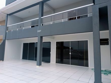 Ref.: R-261 - Residência em dois pavimentos única á beira-mar! Localizado no balneario Inajá 