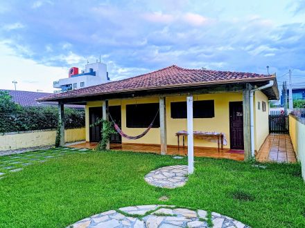 Ref.: R-282 Oportunidade Residência à venda junto ao mar em Matinhos-PR!